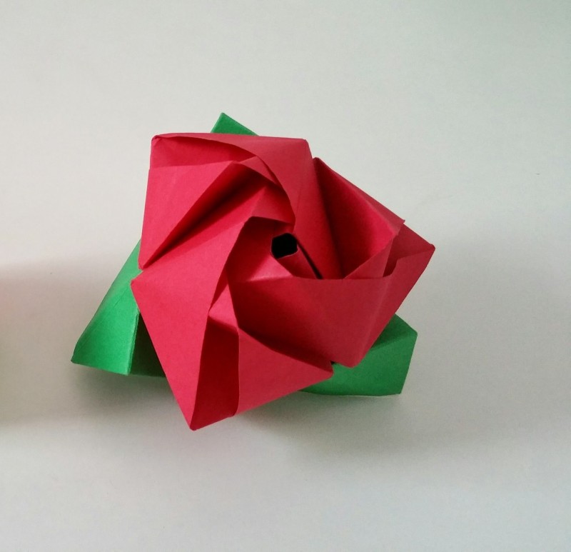 Оригами фото. Оригами восьмерка. Оригами из отдельных деталей. Офис из бумаги оригами.