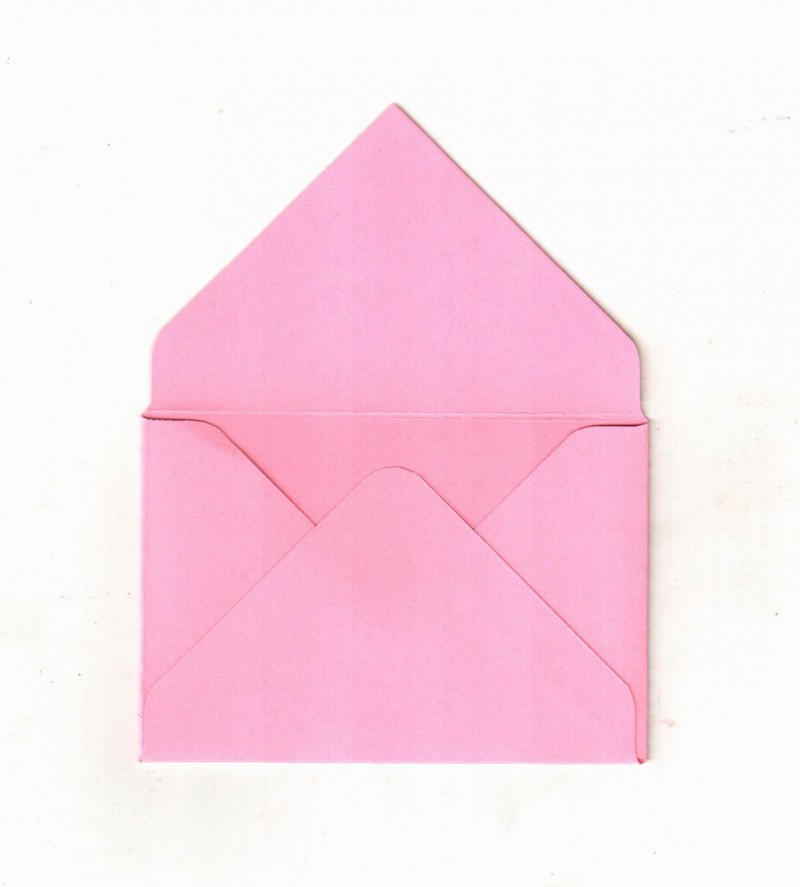 Простой конверт из бумаги